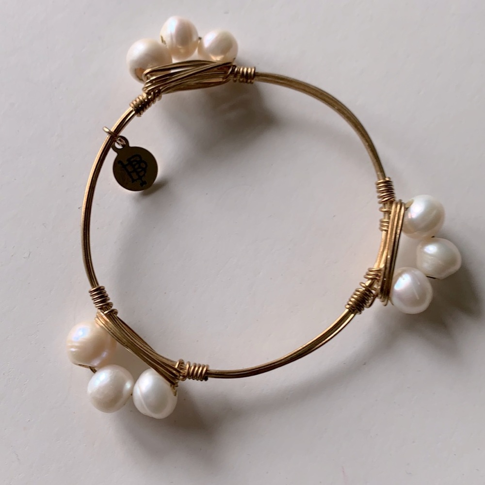 Bourbon and Bowties Pearl bangle - Picture 3 of 9
